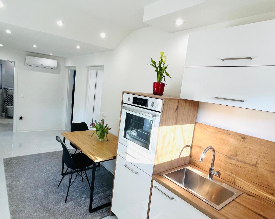Luxe Apartments Ljutomer Ngoại thất bức ảnh