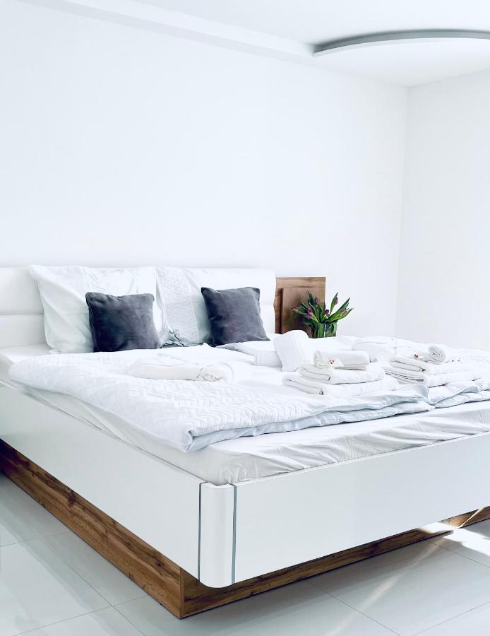 Luxe Apartments Ljutomer Ngoại thất bức ảnh